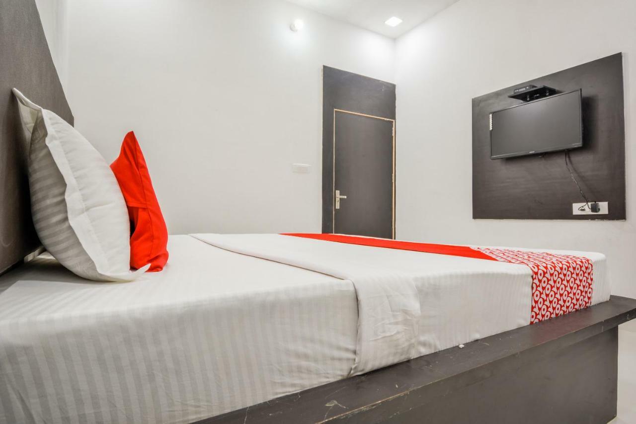 Oyo 43505 Hotel The White House Hisār 外观 照片