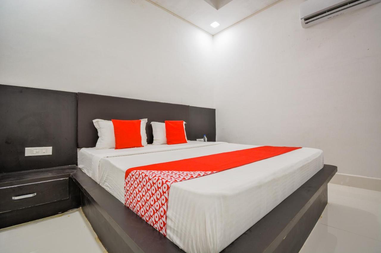 Oyo 43505 Hotel The White House Hisār 外观 照片