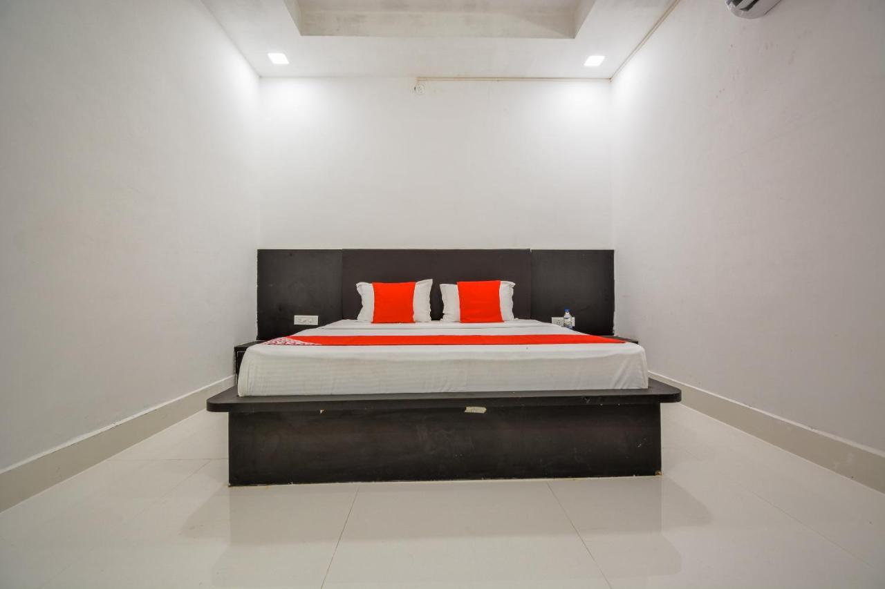 Oyo 43505 Hotel The White House Hisār 外观 照片